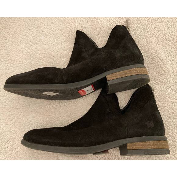 Born Shoes Arula Suede Back Zip Distressed Side Cut Out Bootie Sz 7M Black NWT - Picture 4 of 7